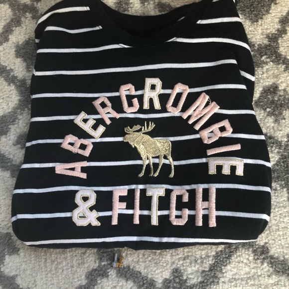 Abercrombie long sleeve - Picture 3 of 3